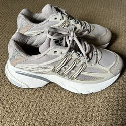 Adidas Adistar 2.0 XLG Size 8.5m / 9.5w