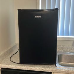New Mini Fridge 