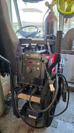 Lincoln tig welder AC DC 200 amp