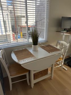 Small space kitchen table
