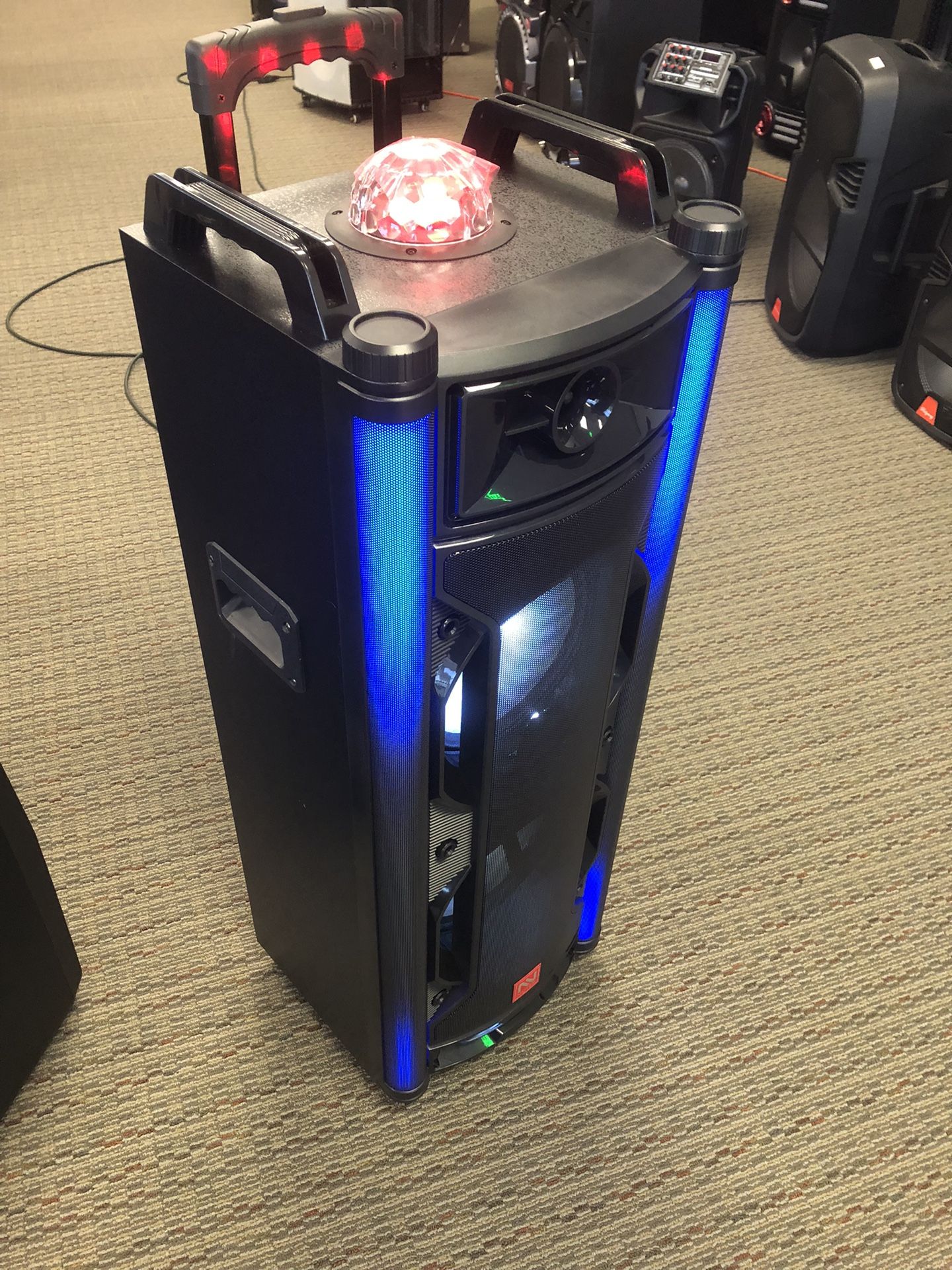 4,000 Watt Rechargeable Bluetooth Speaker/USB And SD Port/fm/aux/microphone For Karaoke/huge Variety/new In Box!!