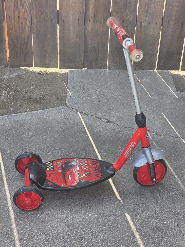 Disney Lightning McQueen Scooter