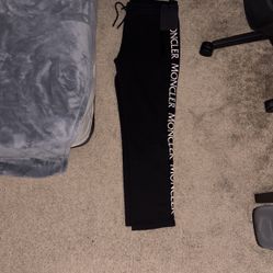 MONCLER LOGO SWEATPANTS 