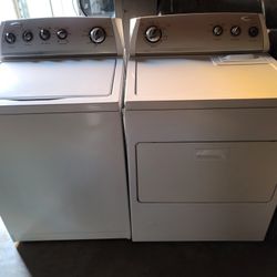 Whirlpool Top Loading Washer With Agitator And Gas Dryer Set