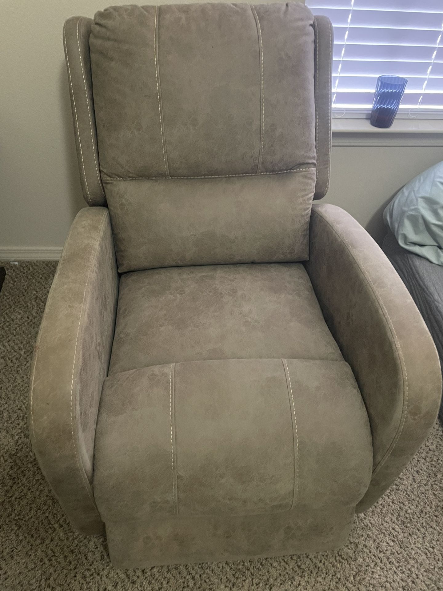 Recliner 60 OBO Good Condition 