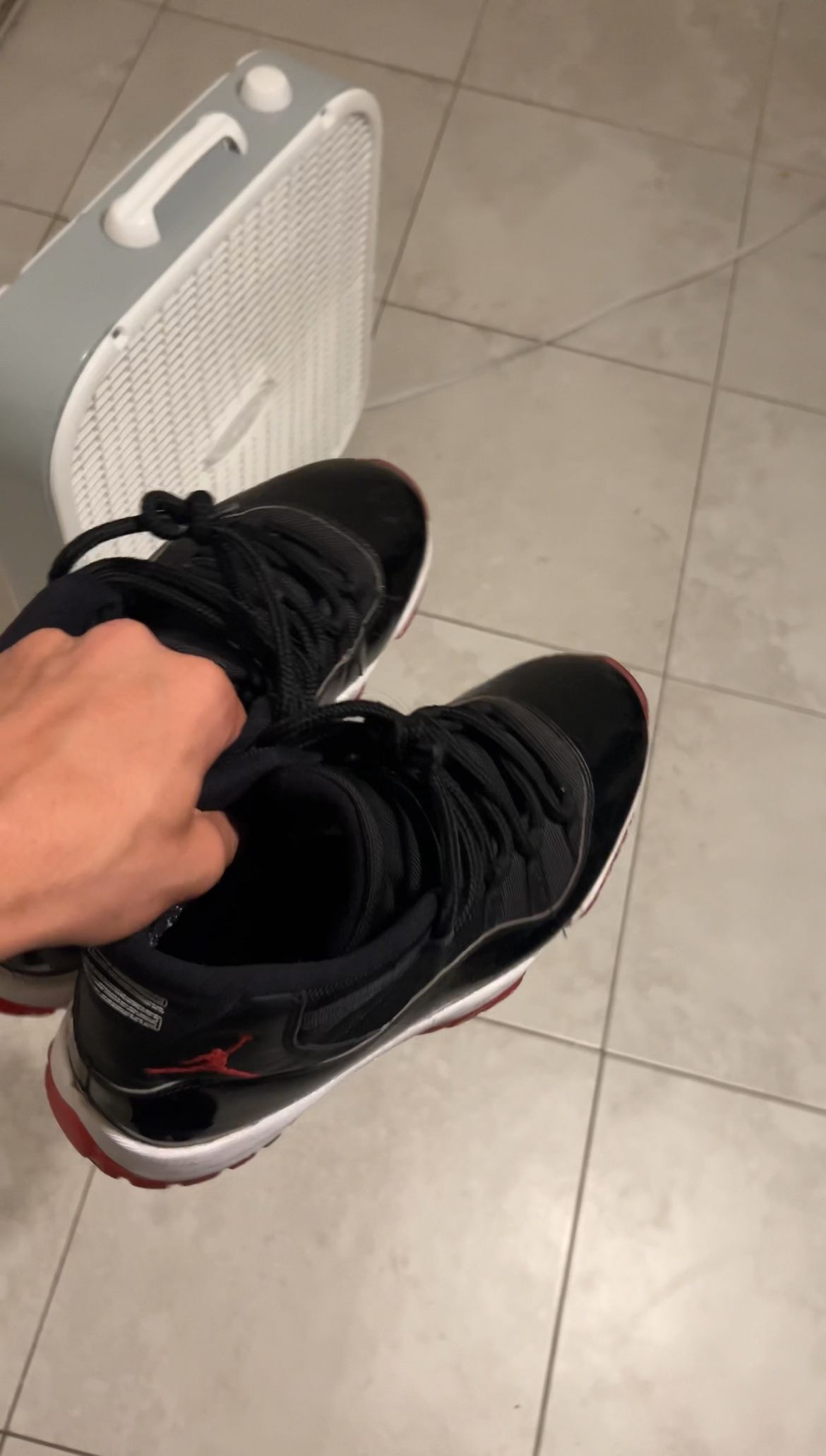 JORDAN 11 BREDS