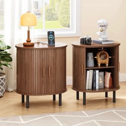 2pcs Oval End Table with Storage & Charging Station, Fluted Accent Side Table with Sliding Door & Adjustable Shelf, Mid-Century Modern Nightstand for 