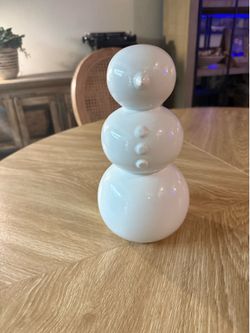 Crate & Barrel Discontinued White Ceramic Christmas Holiday Snowman – 9.5”