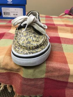 Disney's Ant Farm shoe size 2