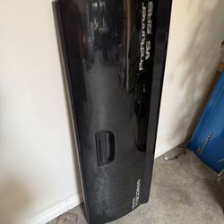 Toyota Tacoma Tailgate (Black)