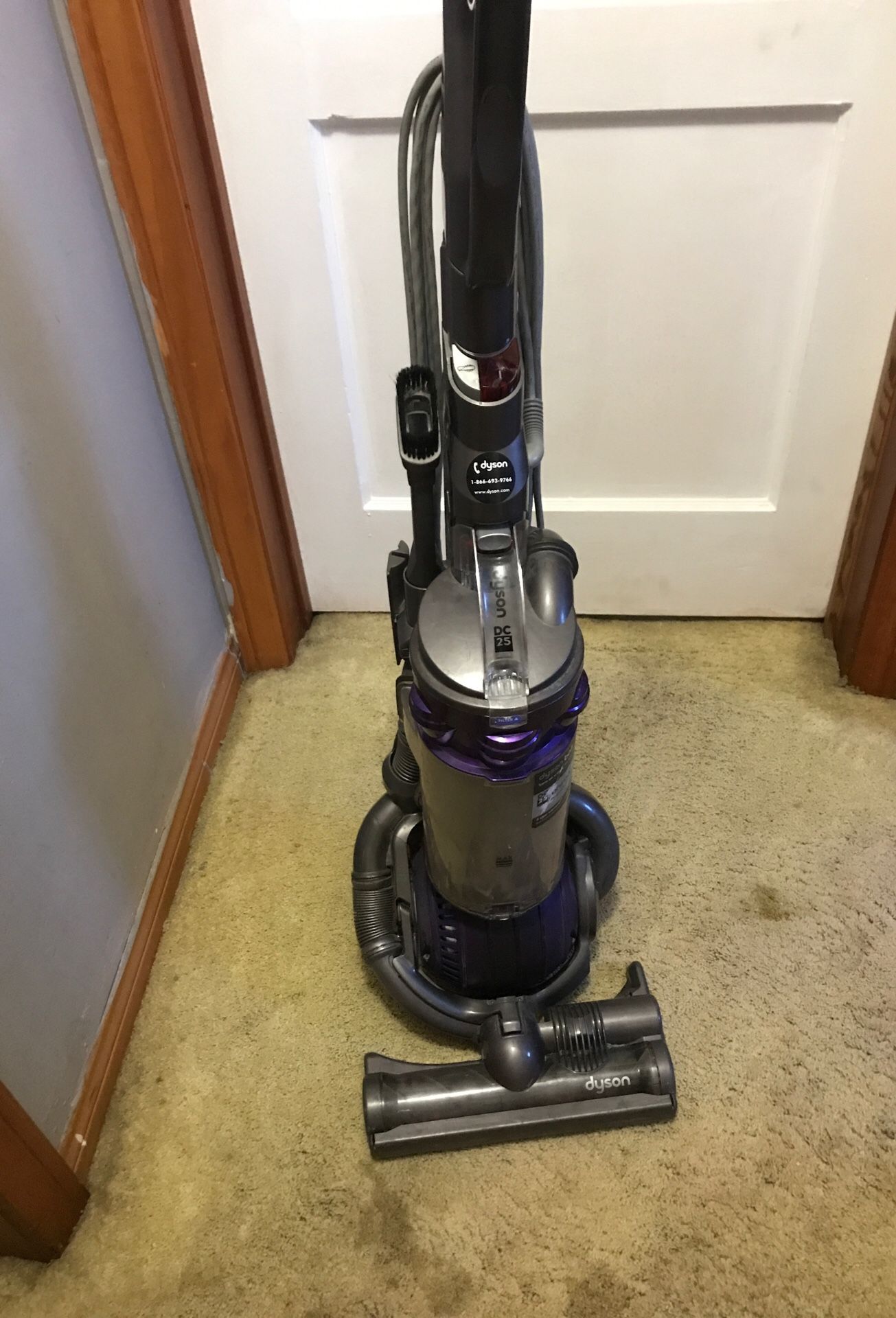DYSON 25 multi surface vacuum complete and works excellent