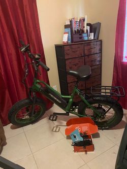 An electric bike Pedigo never used