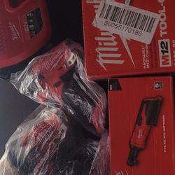 Milwaukee M12
