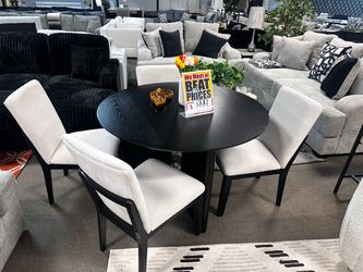 Stunning black round dining set! 🚨🔥 Easy Financing!