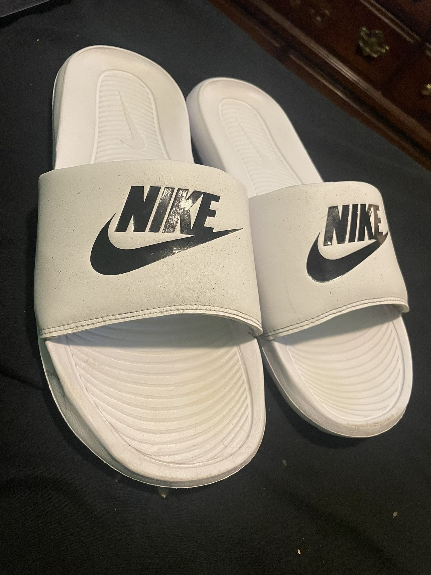 Nike Elite Men’s Slides, Size 11