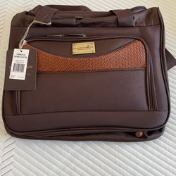 Traveling hand bag (brand new)