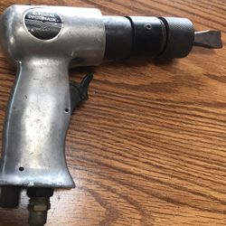 Central Pneumatic Air Hammer & Hammer Bit