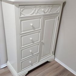 White Chic Solid Wood Armoire