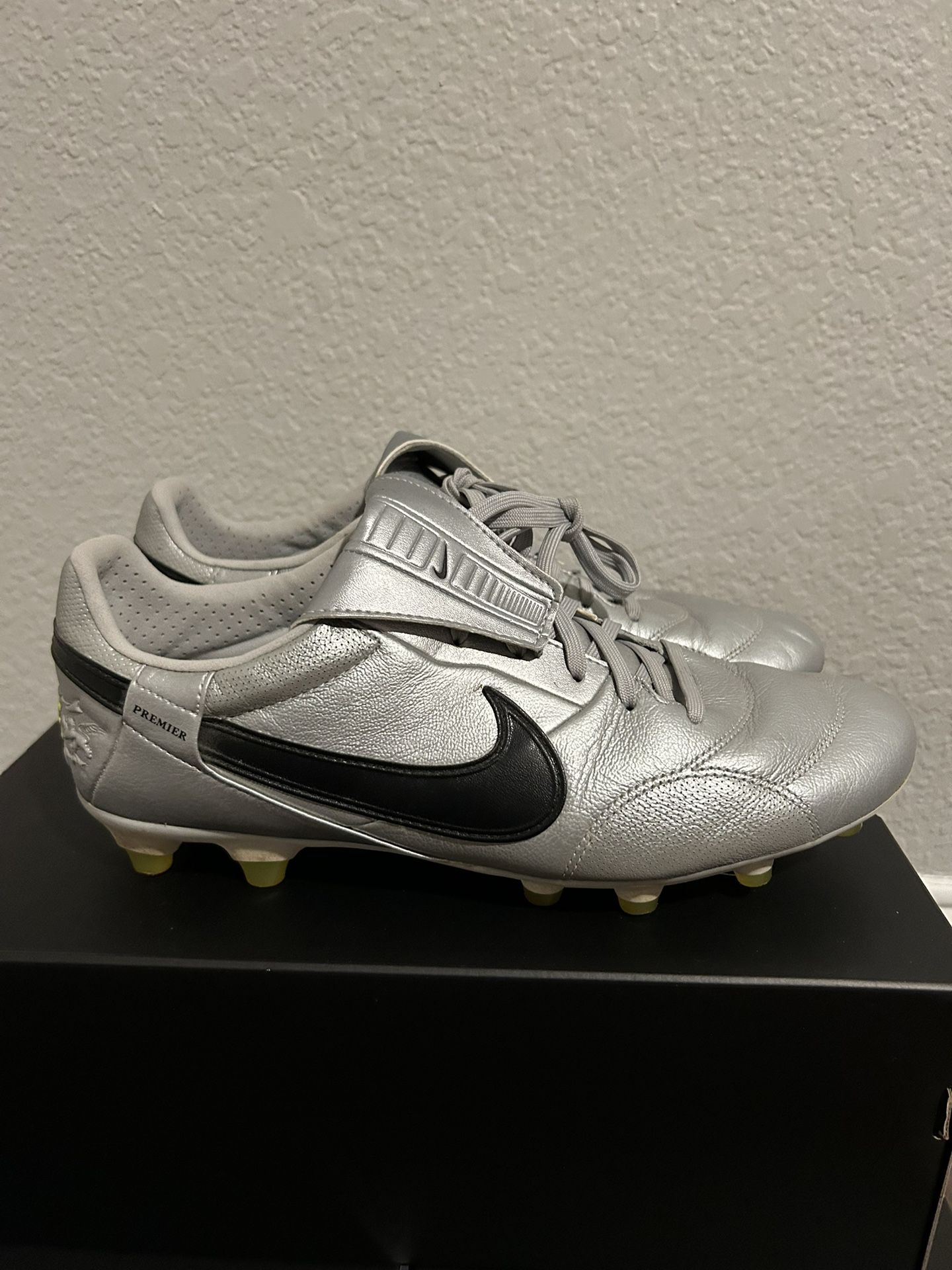 Nike Premier III 3 FG Soccer Cleats Silver Volt AT5889-004 Men’s Size 10