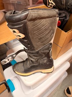 Fox woman riding boots