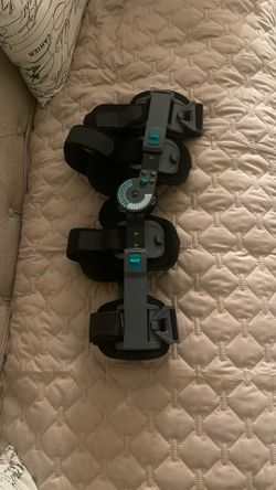 Hinged Post OP Knee Brace.