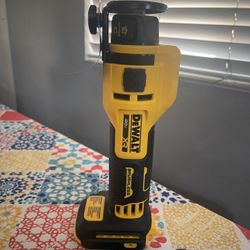 Dewalt Cut Out Tool XR Brushless 20v. $150 Tool Only Pick Up In Van Nuys 