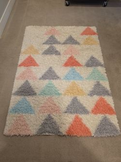 Kids Shag Area Rug – 4 x 5.5 ft, Pastel Triangles