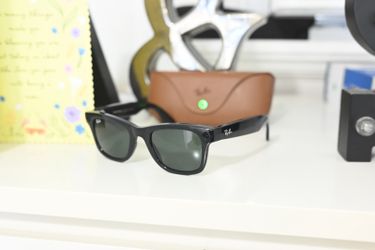Meta RayBan Wayfarer AI Smart Sunglasses