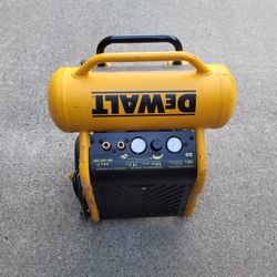 DEWALT  AIR COMPRESSEUR  4.5 GAL