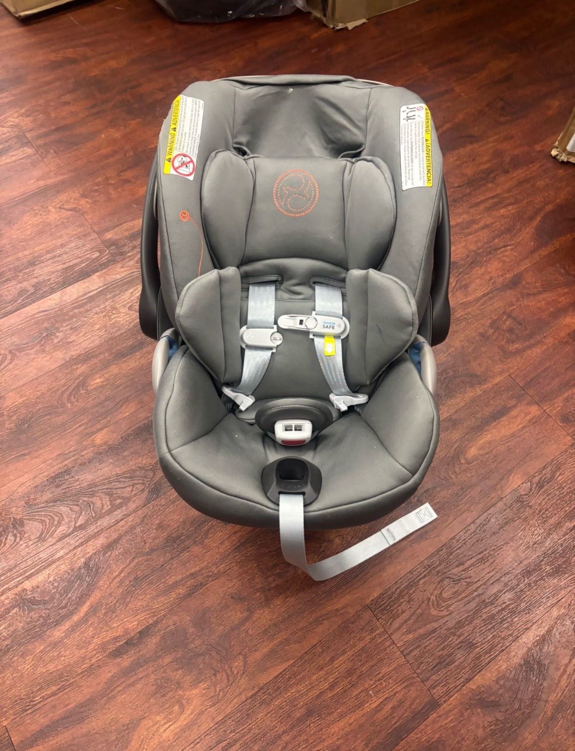 LIKE-NEW Cybex Cloud G Lux Infant Car Seat With Base