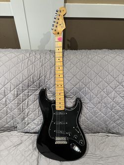 Black (MIM) Fender Stratocaster