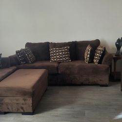 Like New!!! Brown Sofa And Love Seat Set