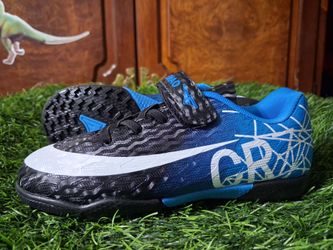 Kids 12.5c turf soccer cleats