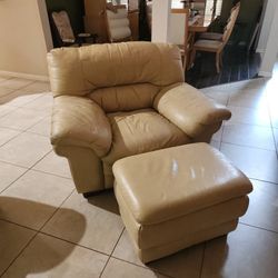 Living Room Couches (4 Pieces)