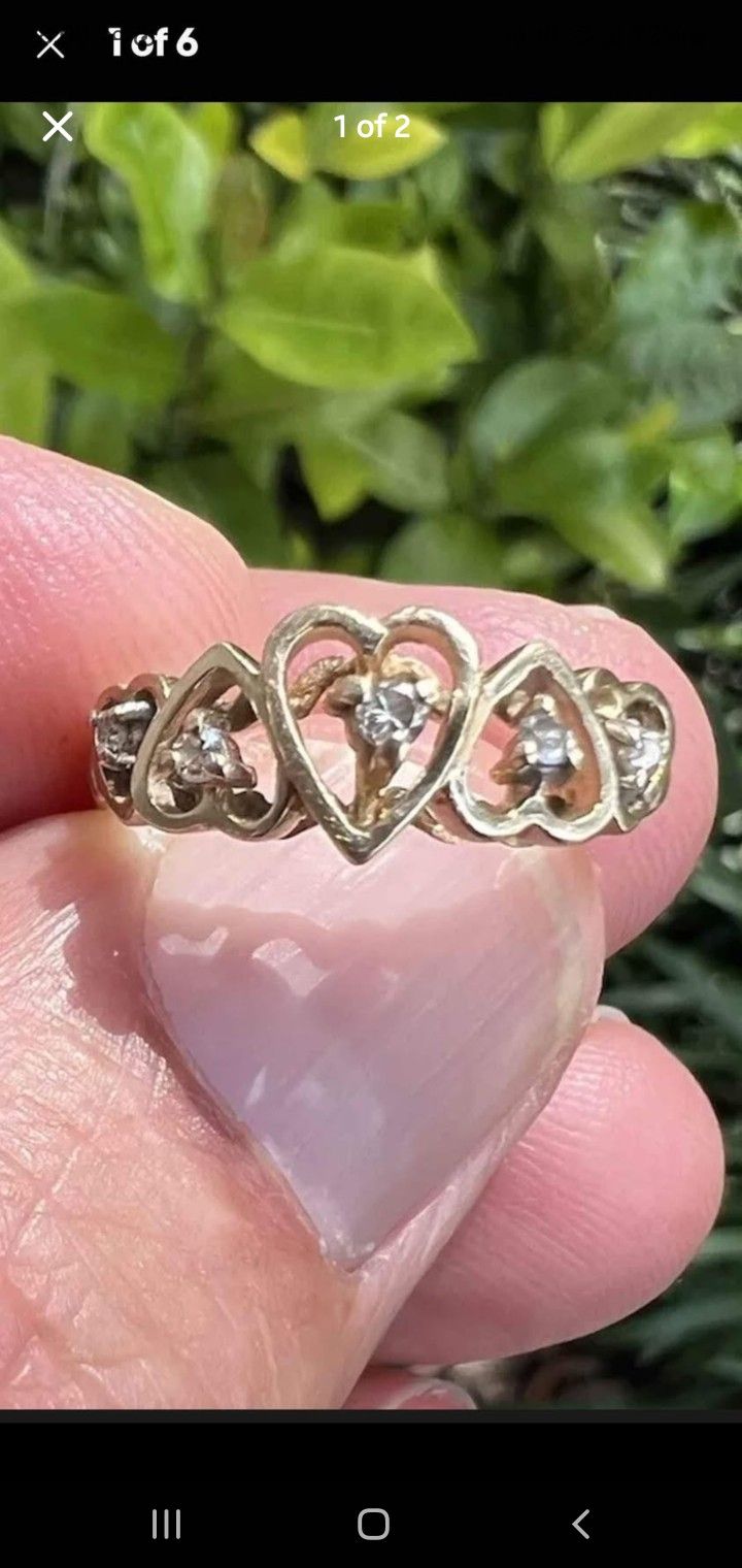 Wedding, 14KT Gold Natural Diamond 5 Heart-Shaped Ring. 3 Grams, 5 Duamonds Vintage