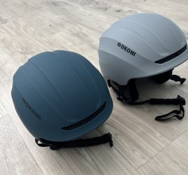 Two BRAND NEW snow Helmets small