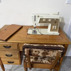 Singer Model 750 Sewing Machine 
