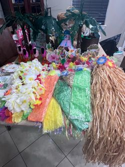 Hawaiian party decorations