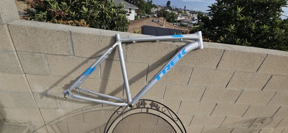 Trek MOUNTAIN BIKE 26INCH WHEELS