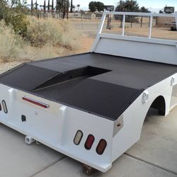 The "WESTERN WHITE WRANGLER" Skirted Hauler Flatbed. auto parts accessories