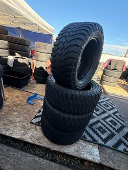 (33x12.50R20) tires x4