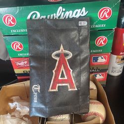 Game Used Authenticated Pine Tar Rag .