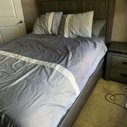 Queen Bed Set (4pc) - OBO 