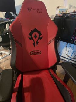 Secret  labs titan evo leather chair