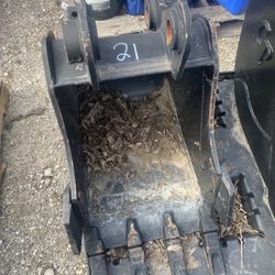 New 18" Caterpillar 305&306  Excavator Bucket new