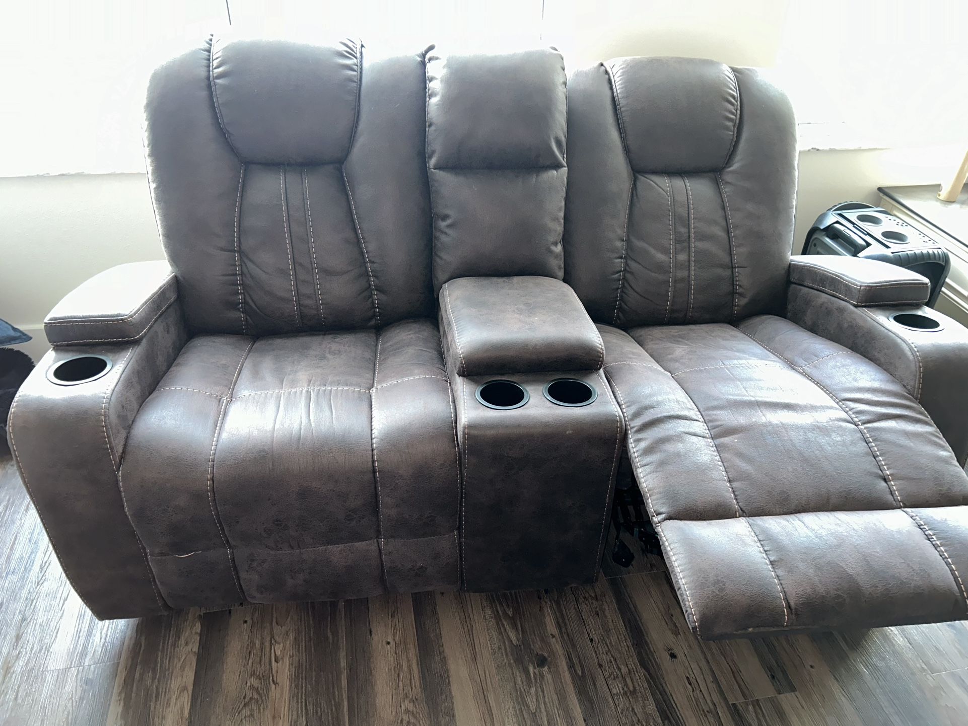 Like New Jamestown Espresso Reclining Glider Console Loveseat for Sale in Tampa FL OfferUp