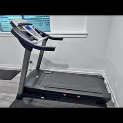 NORDICTRACK T5.5 TREADMILL ( LIKE NEW & DELIVERY AVAILABLE TODAY