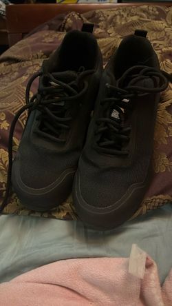 Women's Carhartt safety shoes