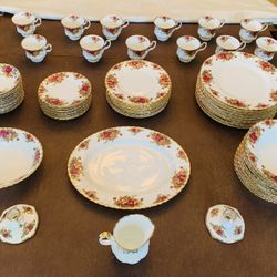MINT - 77pc (Service for 12) Royal Albert Old Country Roses Bone China, England