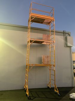 23 ft reach scaffolds with 2 hatch new 695.00